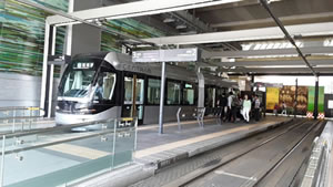 富山駅新幹線下のセントラム・ターミナル