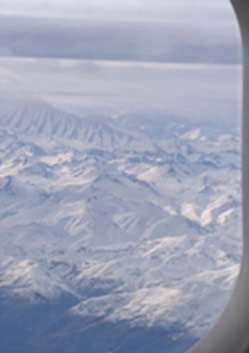 雪のアンデス山脈（機内より）
